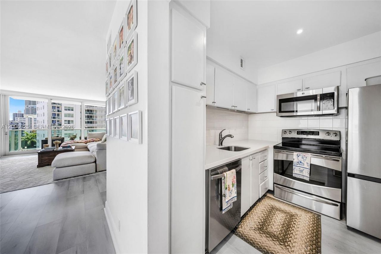 1000 West Ave, Unit 702, Miami Beach, FL 33139 Photo