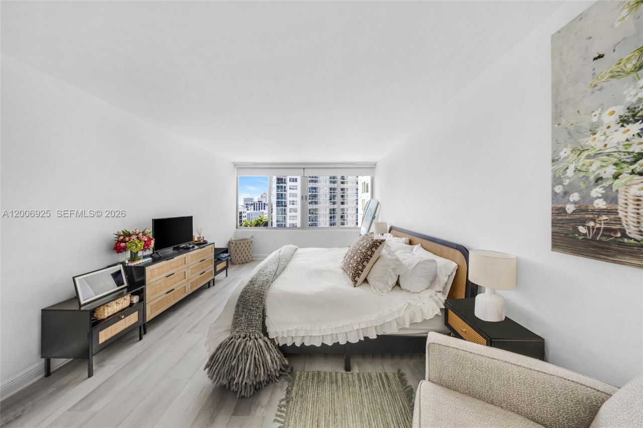 1000 West Ave, Unit 702, Miami Beach, FL 33139 Photo