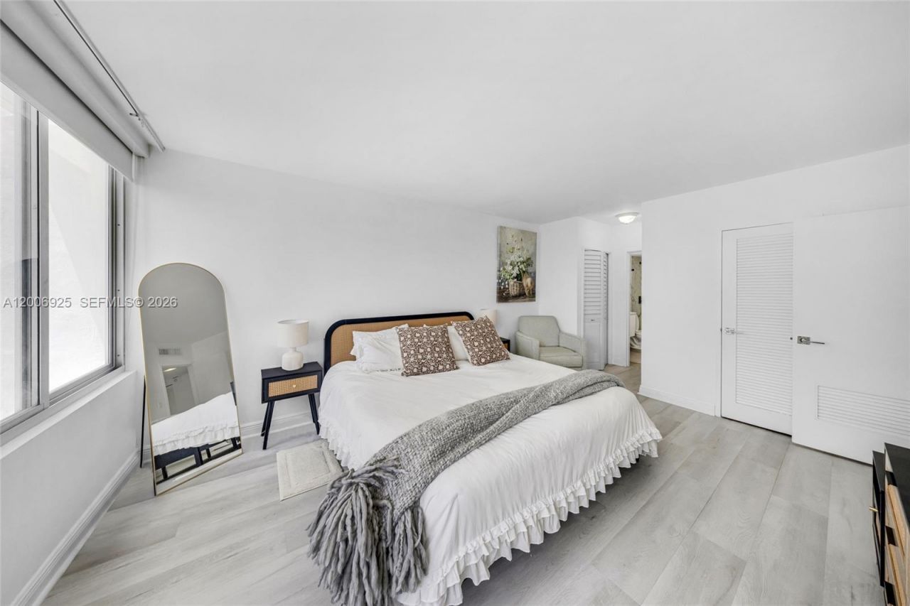 1000 West Ave, Unit 702, Miami Beach, FL 33139 Photo