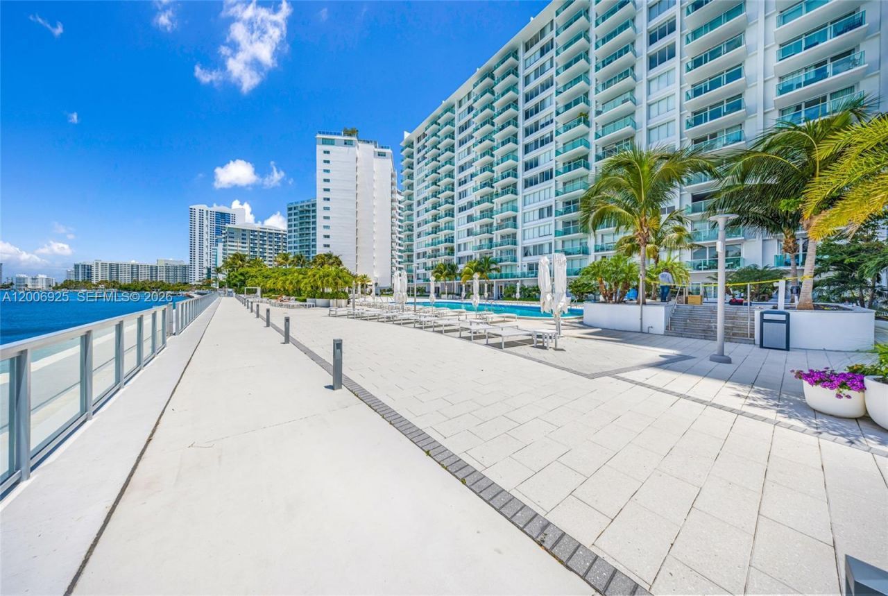 1000 West Ave, Unit 702, Miami Beach, FL 33139 Photo