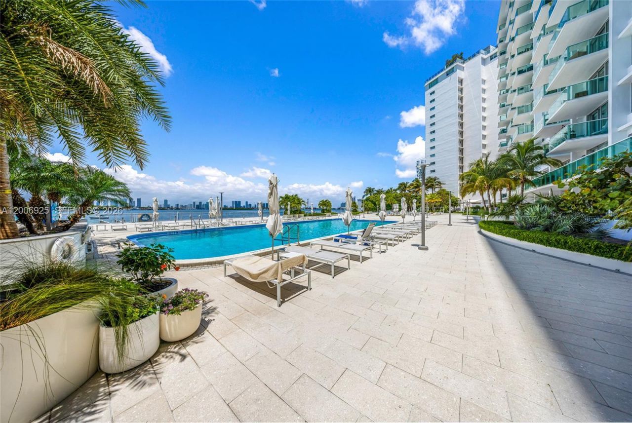 1000 West Ave, Unit 702, Miami Beach, FL 33139 Photo