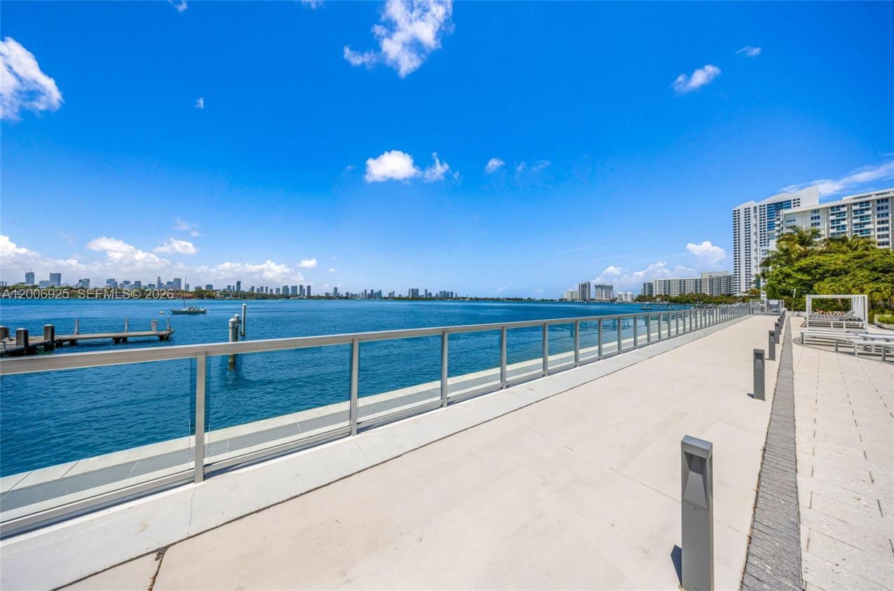1000 West Ave, Unit 702, Miami Beach, FL 33139 Photo