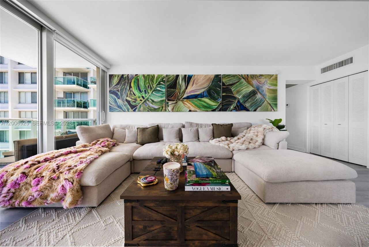 1000 West Ave, Unit 702, Miami Beach, FL 33139 Photo