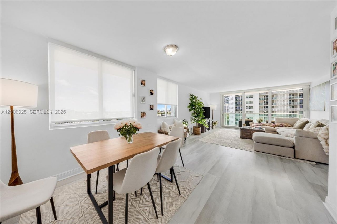 1000 West Ave, Unit 702, Miami Beach, FL 33139 Photo