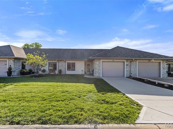 915 Pine Avenue , Warrenton, MO 63383