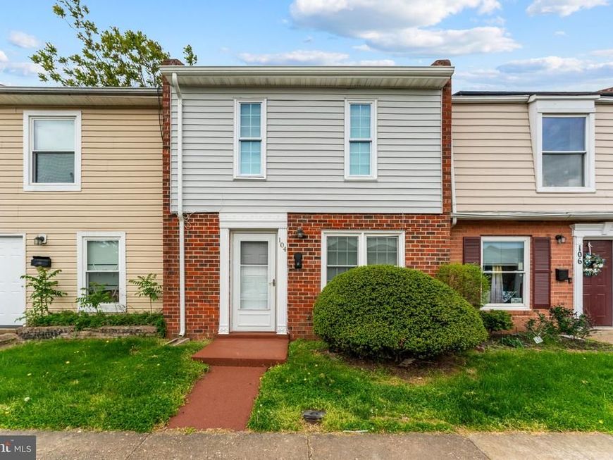 104 Hickok Circle, Fredericksburg, VA 22401 Main Photo