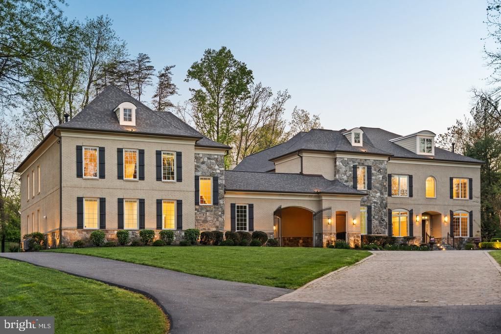 9111 Dara Lane, Great Falls, VA 22066 Main Photo