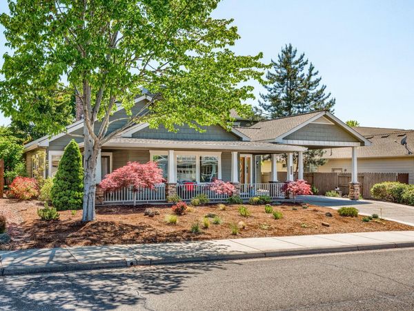 210 Bellerive Drive, Eagle Point, OR 97524