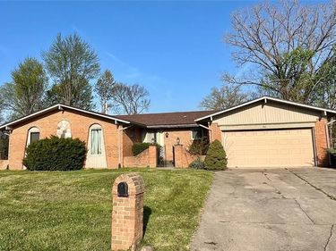 37115 Pocahontas Drive, Clinton Twp, MI 48036