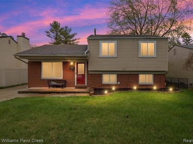 33984 Little Mack Avenue, Clinton Twp, MI 48035