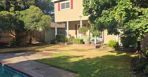 2124 Oxford, Sacramento, CA 95815 Photo