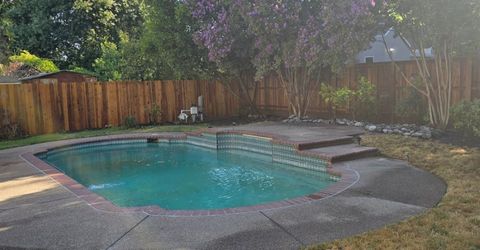 2124 Oxford, Sacramento, CA 95815 Photo