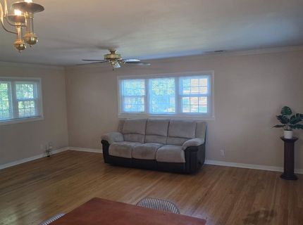 2124 Oxford, Sacramento, CA 95815 Photo