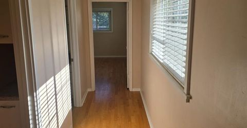 2124 Oxford, Sacramento, CA 95815 Photo