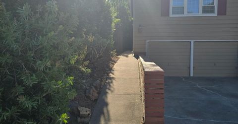 2124 Oxford, Sacramento, CA 95815 Photo