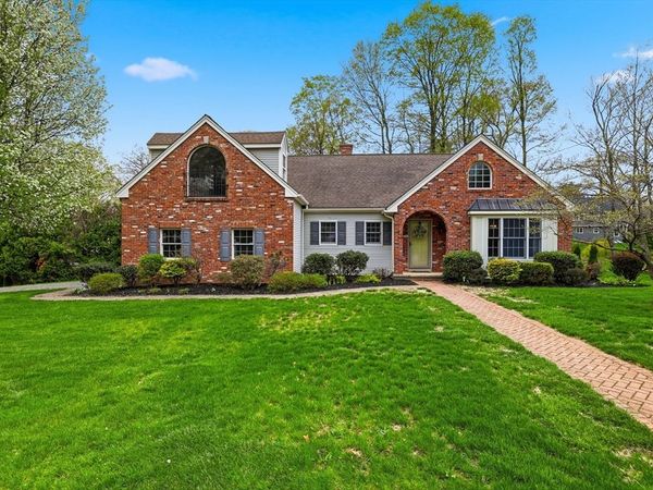 7 Brewster Rd, West Springfield, MA 01089