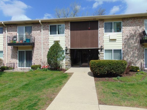8996 Kennedy Drive , Unit 105E, Des Plaines, IL 60016