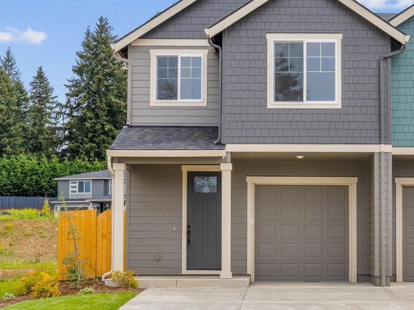 1564 Brown St, Woodburn, OR 97071