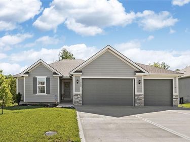 11723 N Windsor Avenue, Kansas City, MO 64157