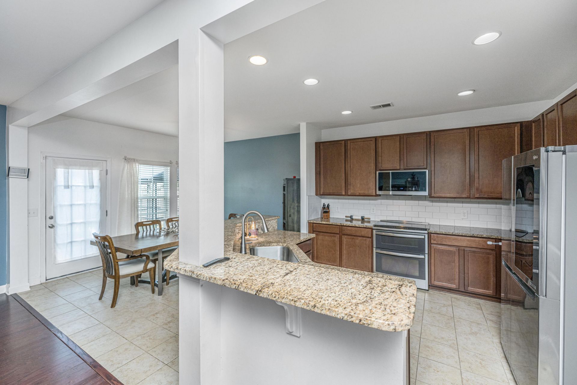 127 Longford Drive Photo 5