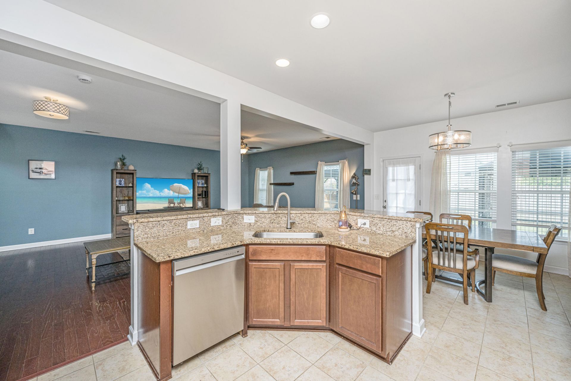 127 Longford Drive Photo 6