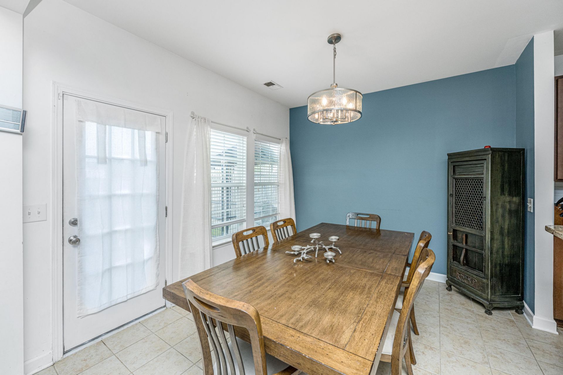 127 Longford Drive Photo 7