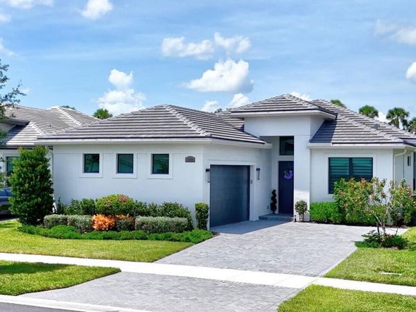 9084 SW Arco Way, Port St. Lucie, FL 34987