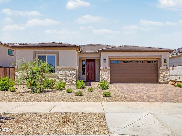 15819 W DESERT HOLLOW Drive, Surprise, AZ 85387