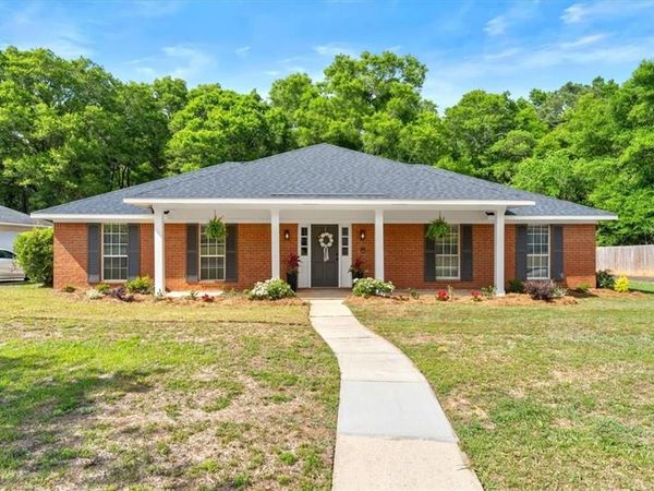 7620 Meadows Drive S, Mobile, AL 36619