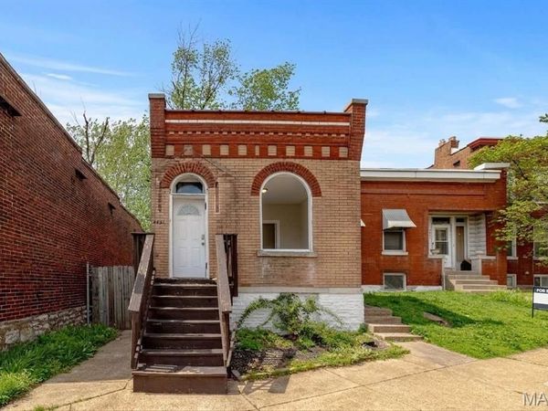 4431 Virginia Anex , St Louis, MO 63111