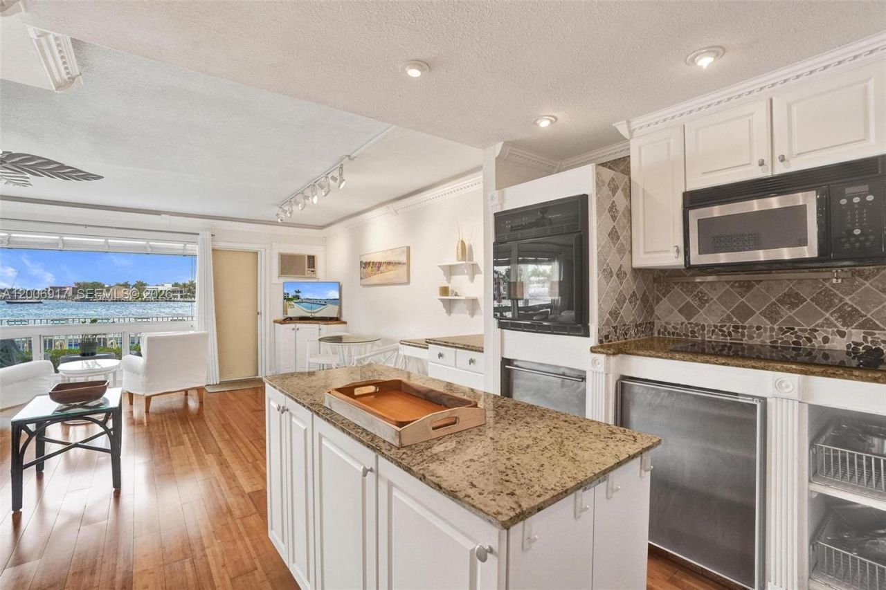 1105 S Riverside Dr , Unit 107, Pompano Beach, FL 33062 Photo