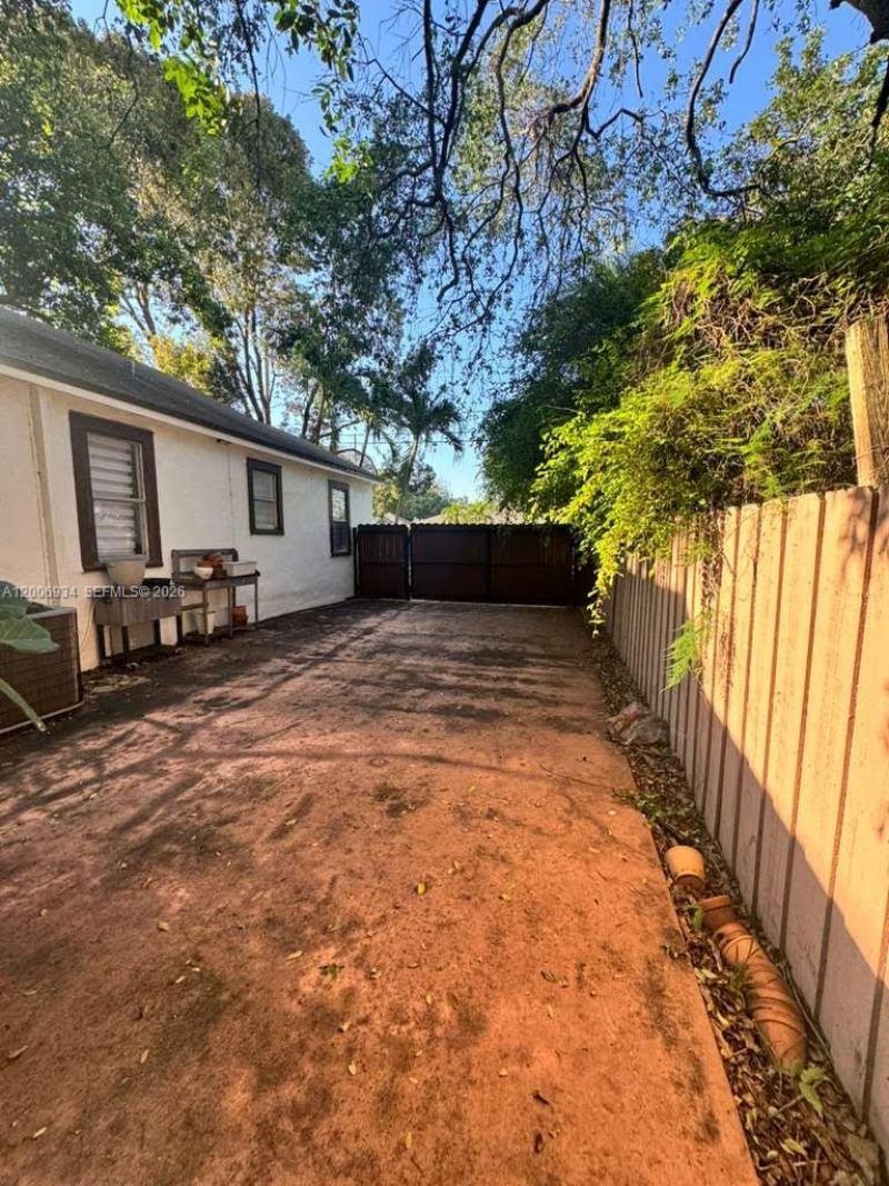 18 NW 57th St , Miami, FL 33127 Photo