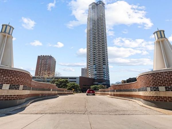 3660 N LAKE SHORE Drive , Unit 2203, Chicago, IL 60613