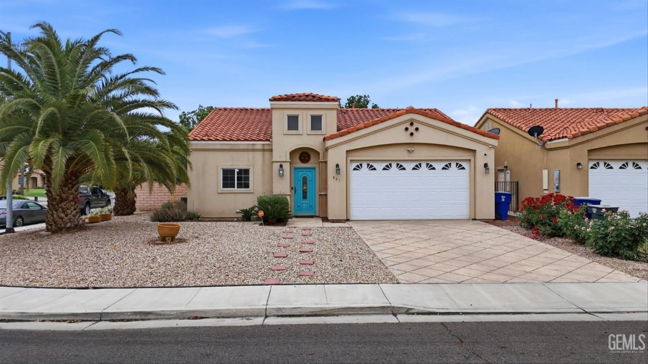 901 Marmara Avenue, Bakersfield, CA 93307 Main Photo