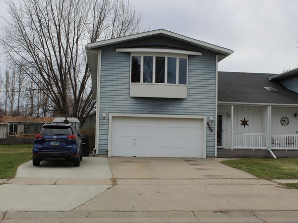 2108 28th Avenue S, Fargo, ND 58103