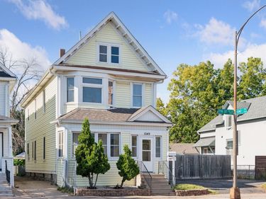 1049 7th Street W, Saint Paul, MN 55102