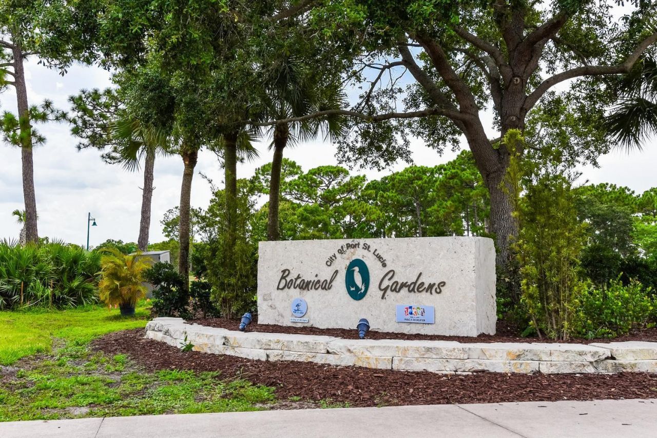 3012 SE Santa Anita Street, Port Saint Lucie, FL 34952 Photo