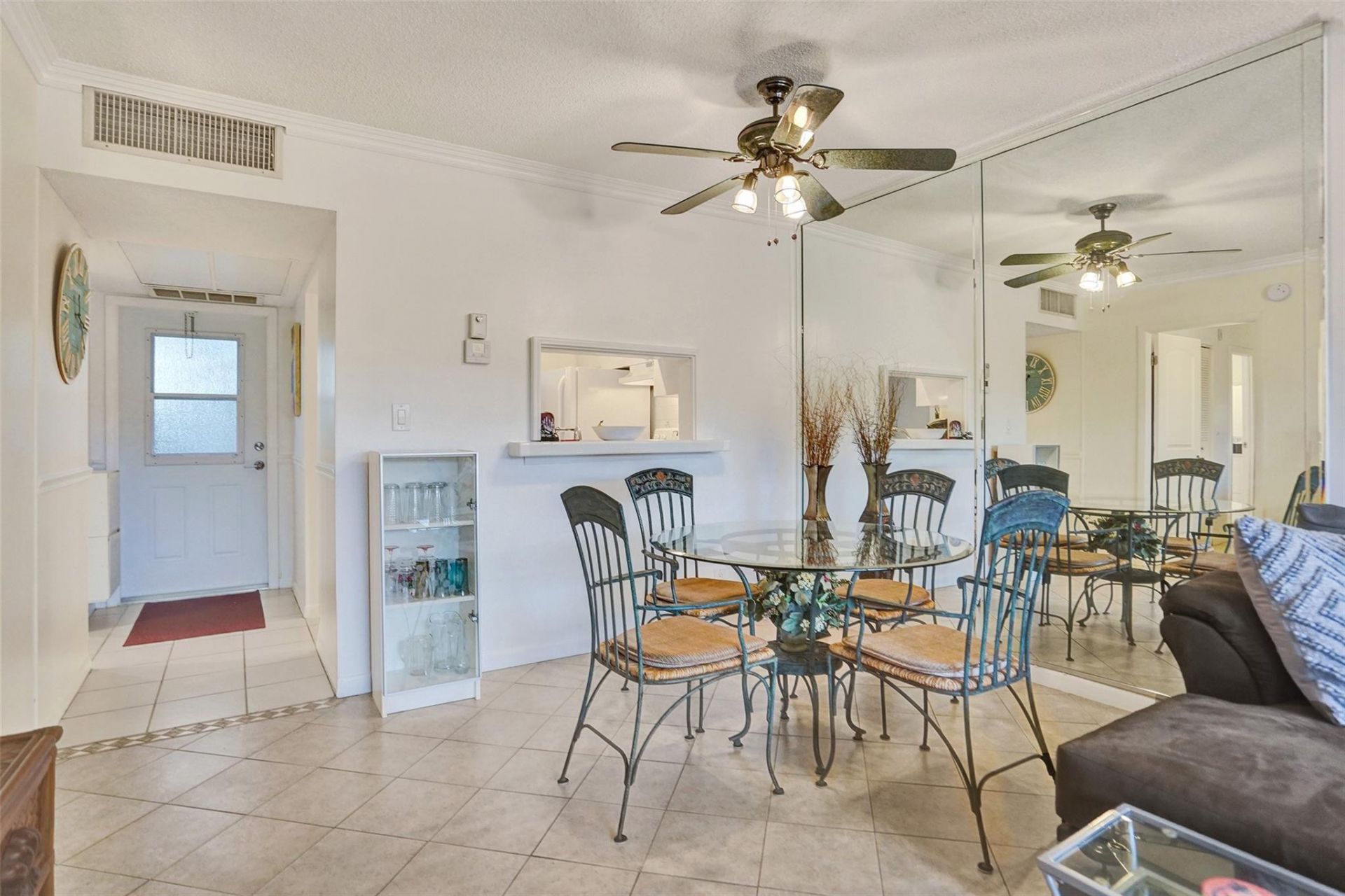4706 NW 36th Street, Unit 409, Lauderdale Lakes, FL 33319 Photo