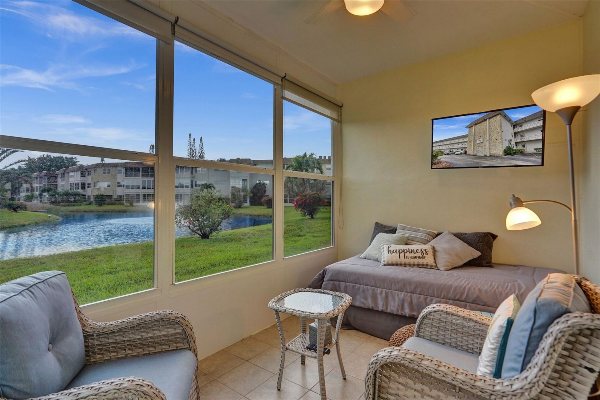 4706 NW 36th Street, Unit 409, Lauderdale Lakes, FL 33319 Photo