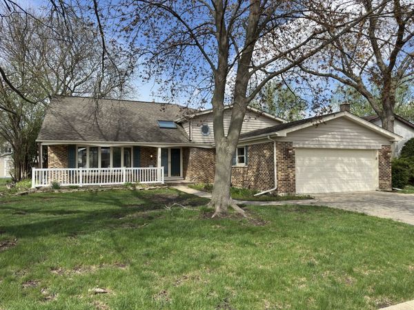 1920 E Peachtree Lane , Arlington Heights, IL 60004