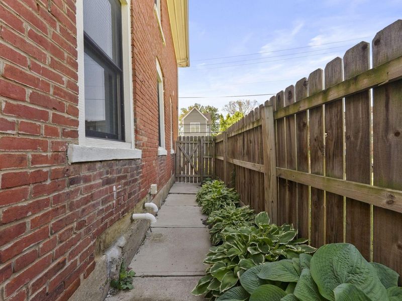 192 E 2nd Avenue , Columbus, OH 43201 Photo 38