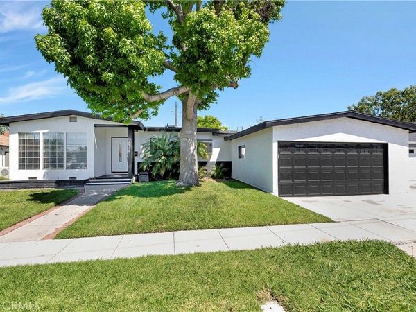 2916 Charlemagne Avenue, Long Beach, CA 90815