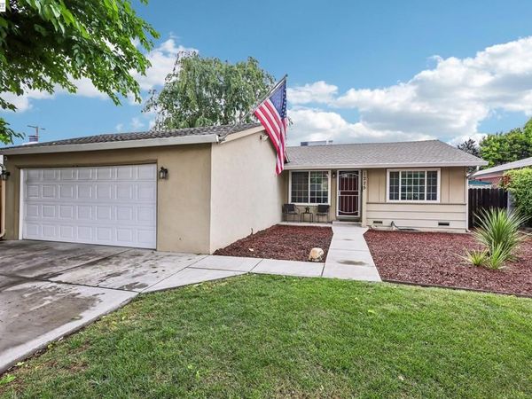 1225 W Beverly Pl, Tracy, CA 95376