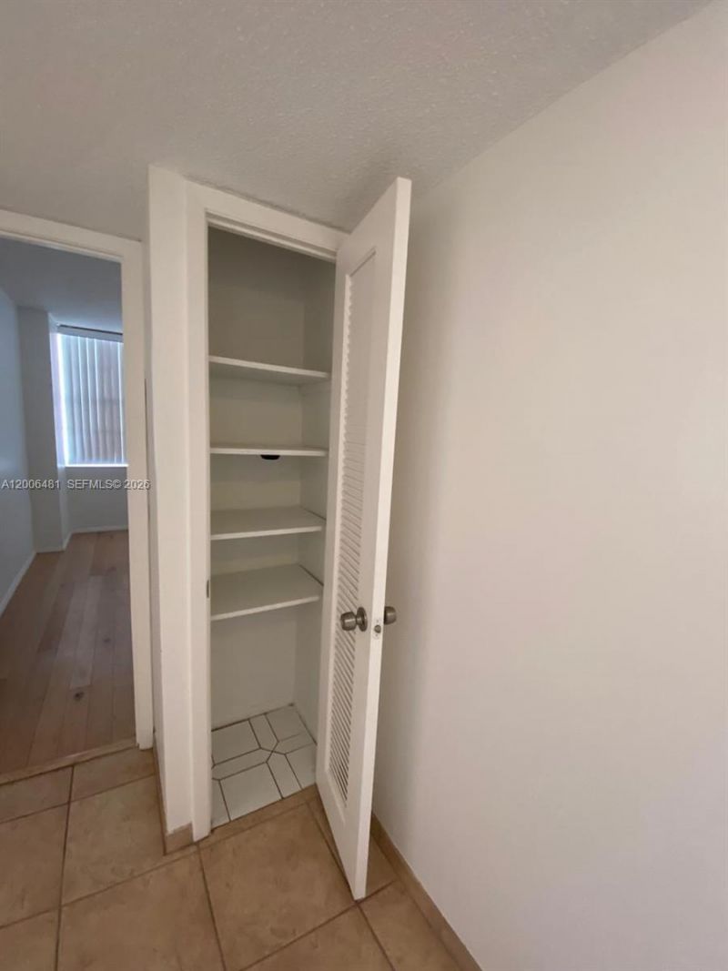 18041 Biscayne Blvd , Unit 804, Aventura, FL 33160 Photo