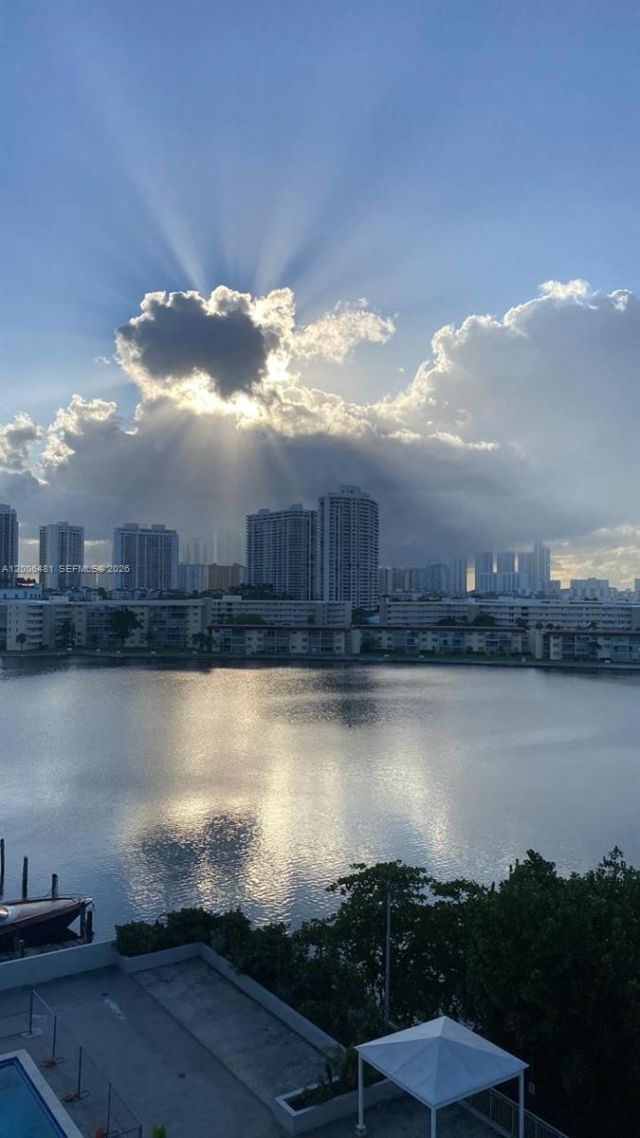 18041 Biscayne Blvd , Unit 804, Aventura, FL 33160 Photo