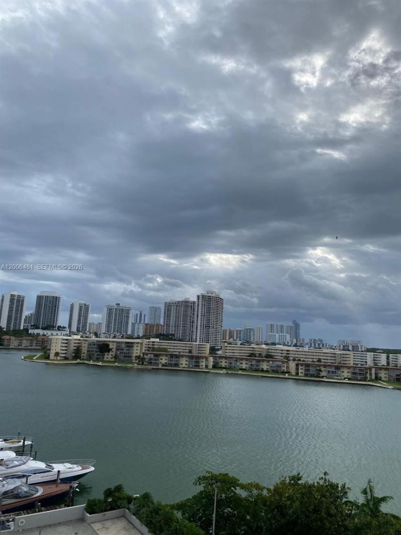 18041 Biscayne Blvd , Unit 804, Aventura, FL 33160 Photo