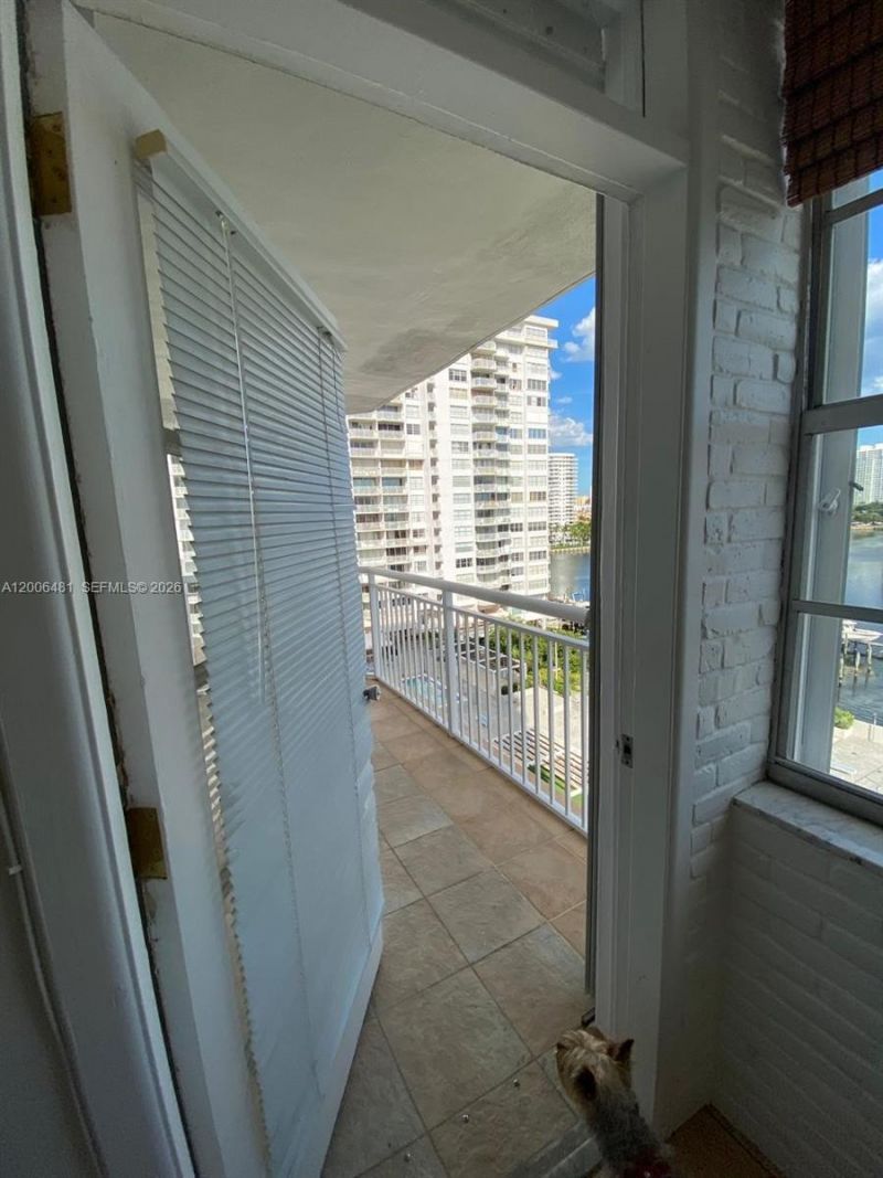 18041 Biscayne Blvd , Unit 804, Aventura, FL 33160 Photo