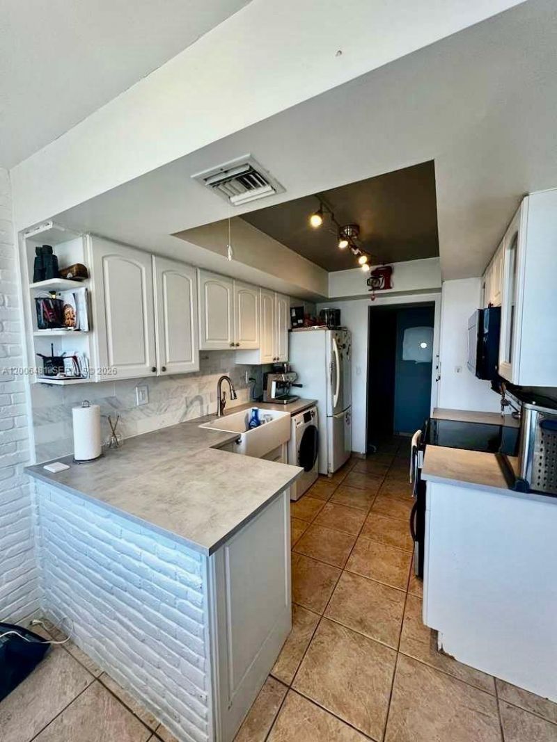 18041 Biscayne Blvd , Unit 804, Aventura, FL 33160 Photo