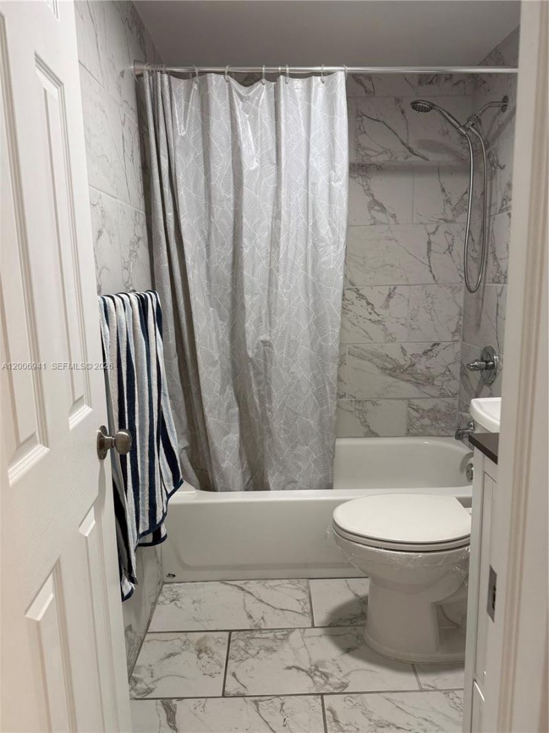 15610 NE 6th Ave , Unit 10D, Miami, FL 33162 Photo