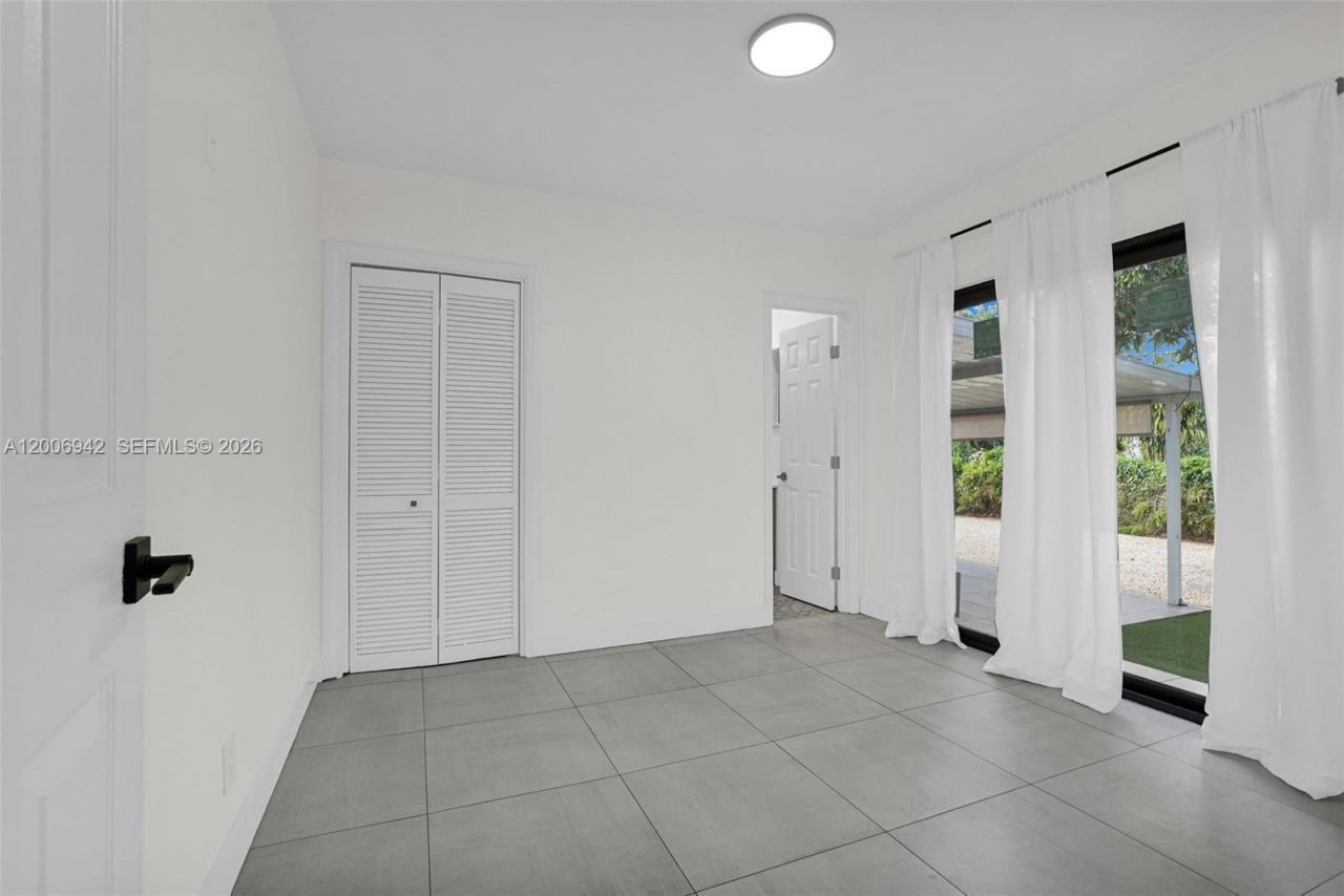 335 W 60th St, Hialeah, FL 33012 Photo